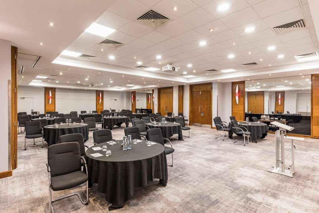 Radisson Red Hotel London Heathrow Instalações foto