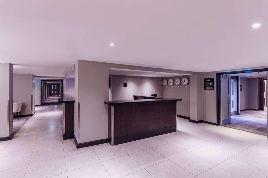 Radisson Red Hotel London Heathrow Restaurante foto