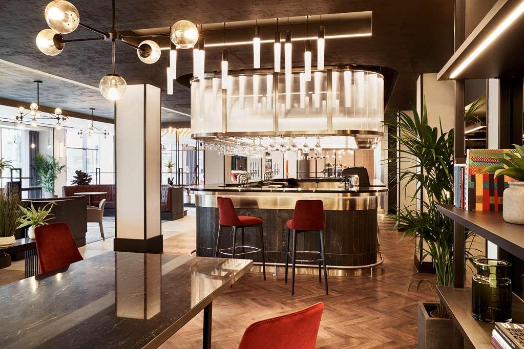 Radisson Red Hotel London Heathrow Restaurante foto